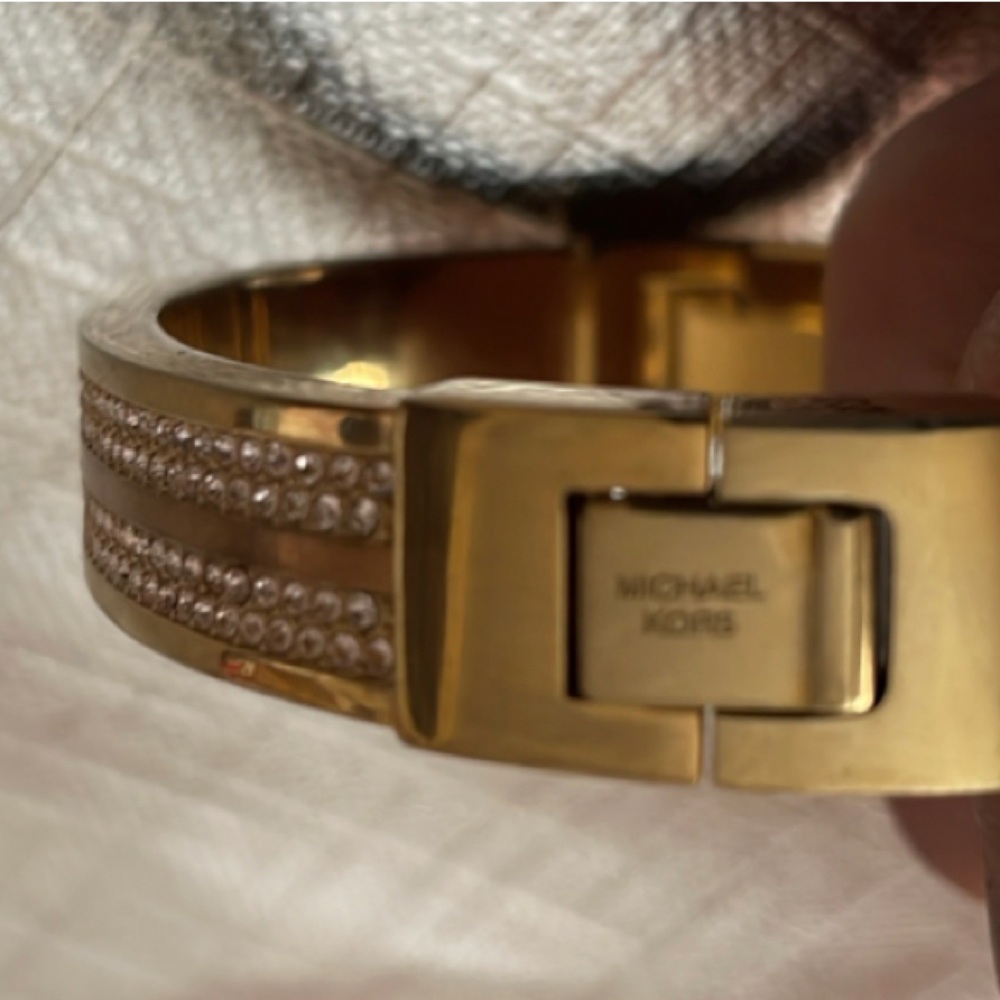 Michael Kors Bangle Bracelet Goldtone - Picture 5 of 5